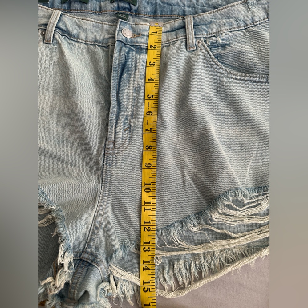Wild Fable Light Blue Distressed Jean Shorts - Picture 5 of 6